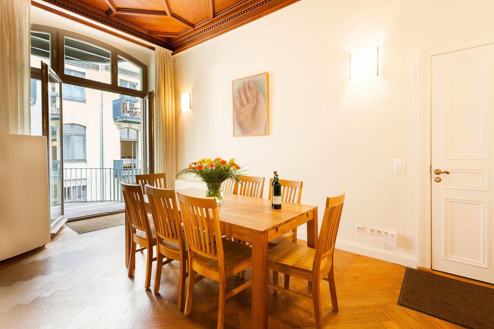 Aptc Downtown Monument4rent Near Checkpoint Charlie Appartamento Berlino